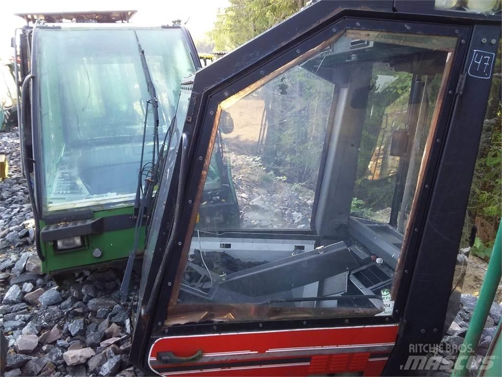 Valmet 901 Kabine i unutrašnjost