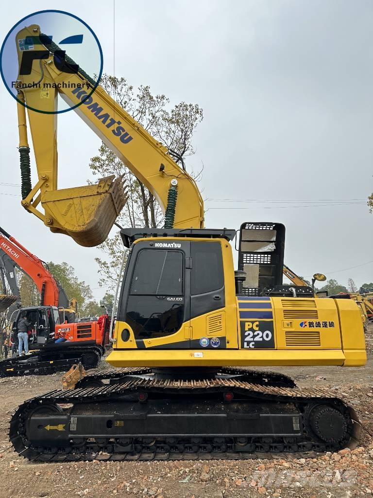 Komatsu 220 Bageri guseničari