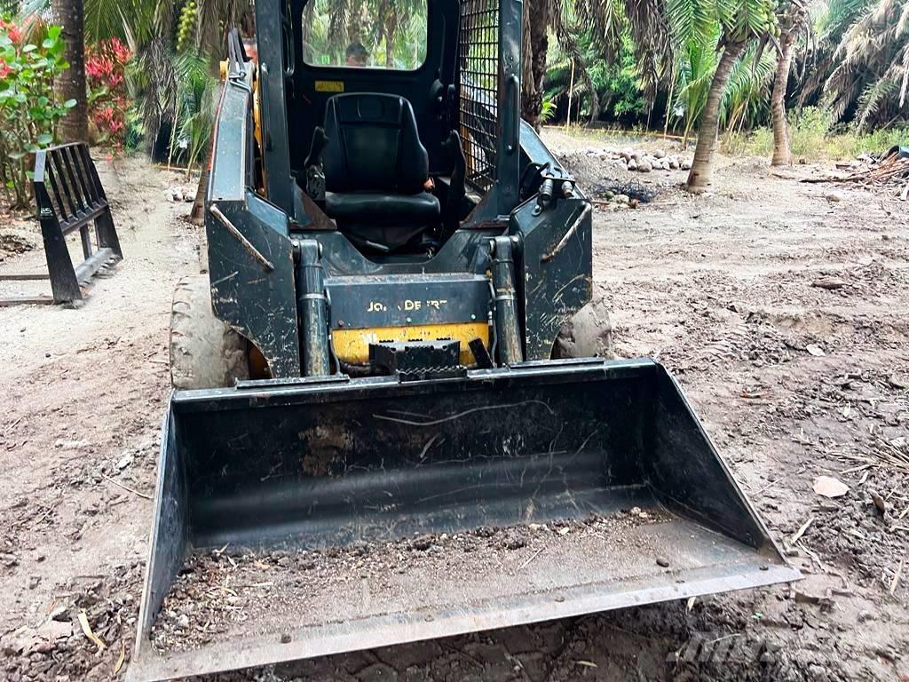 John Deere 312 Skid steer mini utovarivači