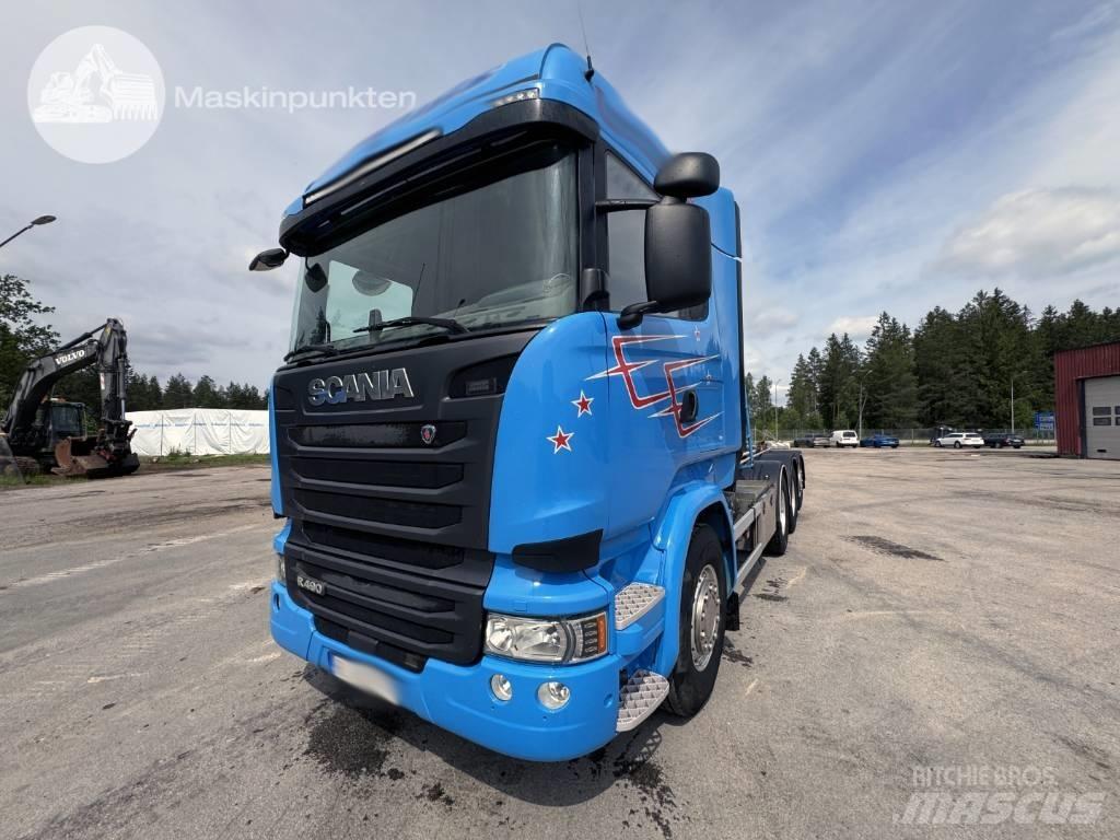 Scania R 490 LB Rol kiper kamioni sa kukom za podizanje tereta