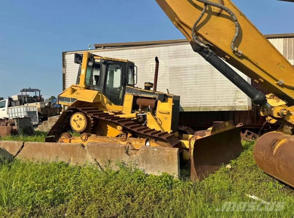 CAT D 6 M Buldožeri guseničari