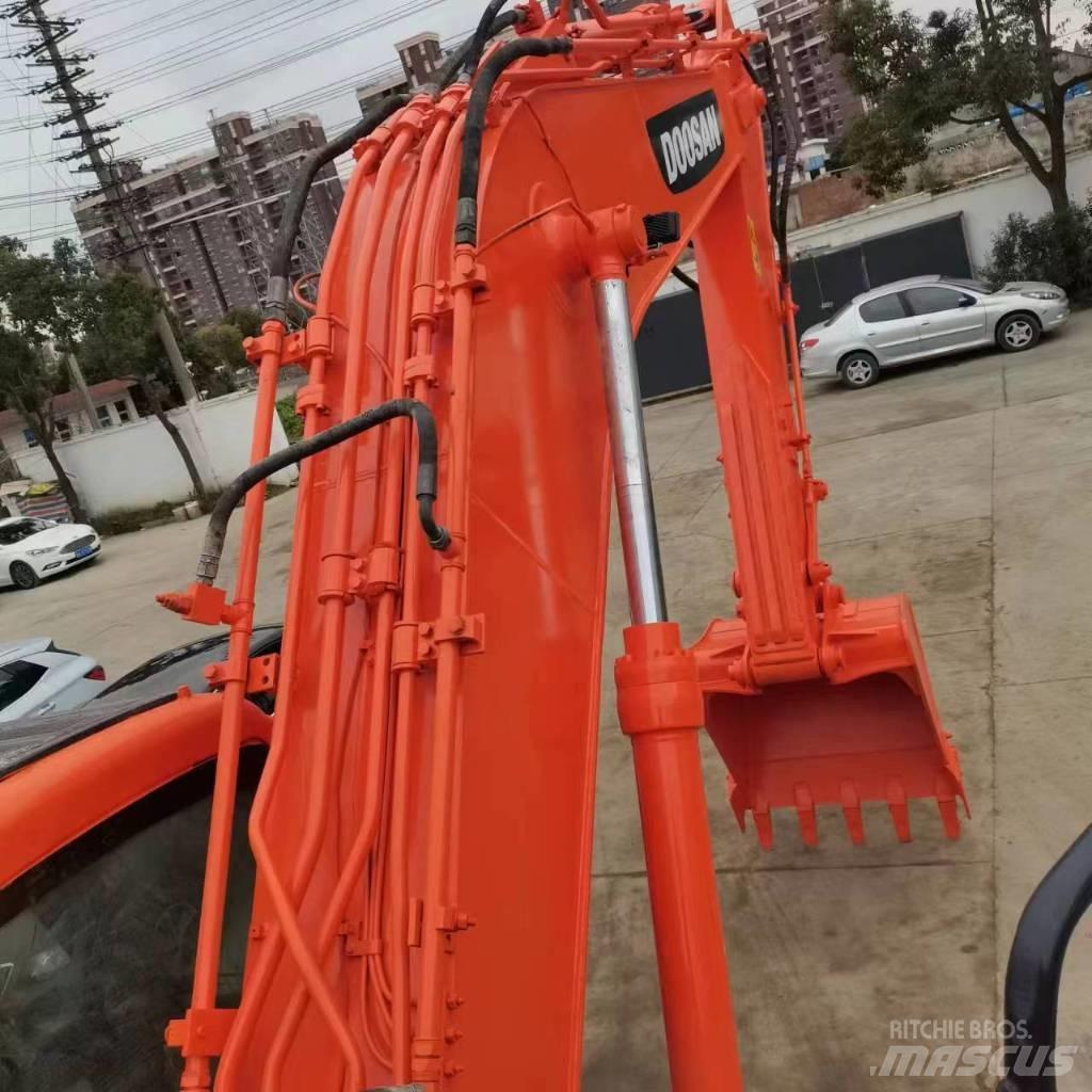 Doosan DX 225 LC Bageri guseničari