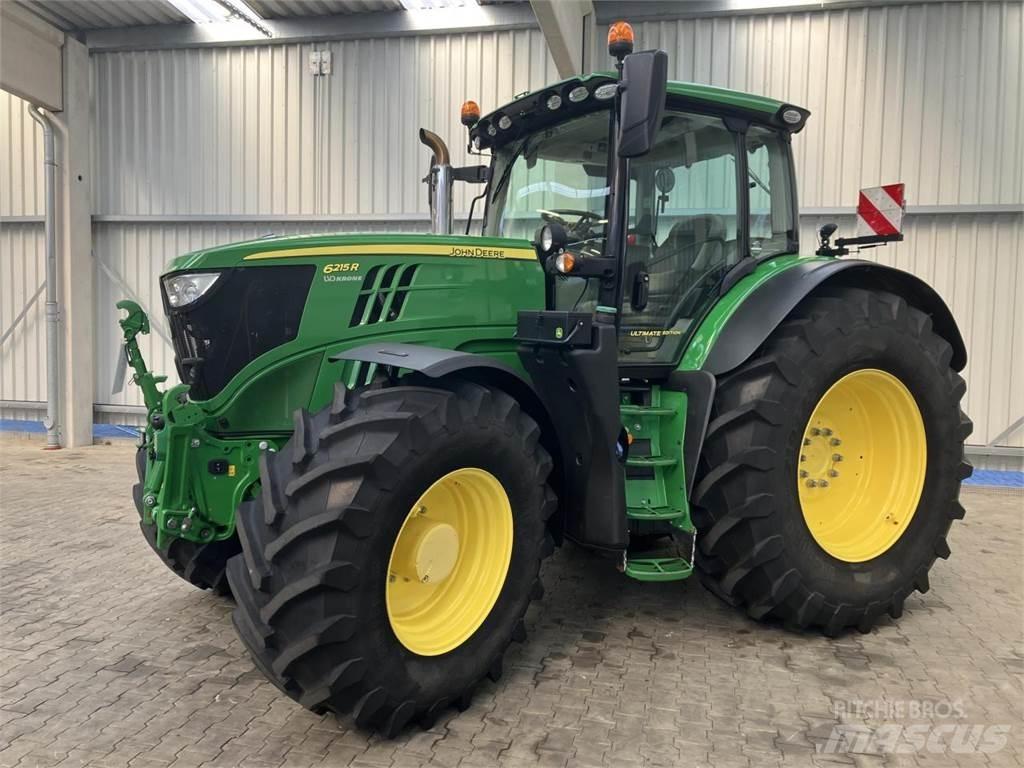 John Deere 6215R Traktori