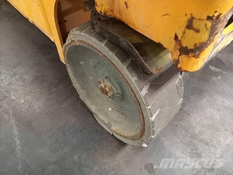 Haulotte Compact 12 Makazaste platforme