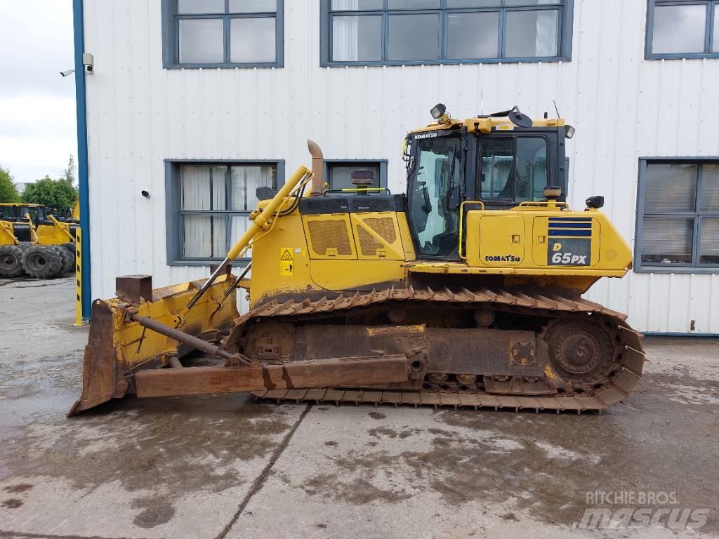 Komatsu D65PX-18 Buldožeri guseničari