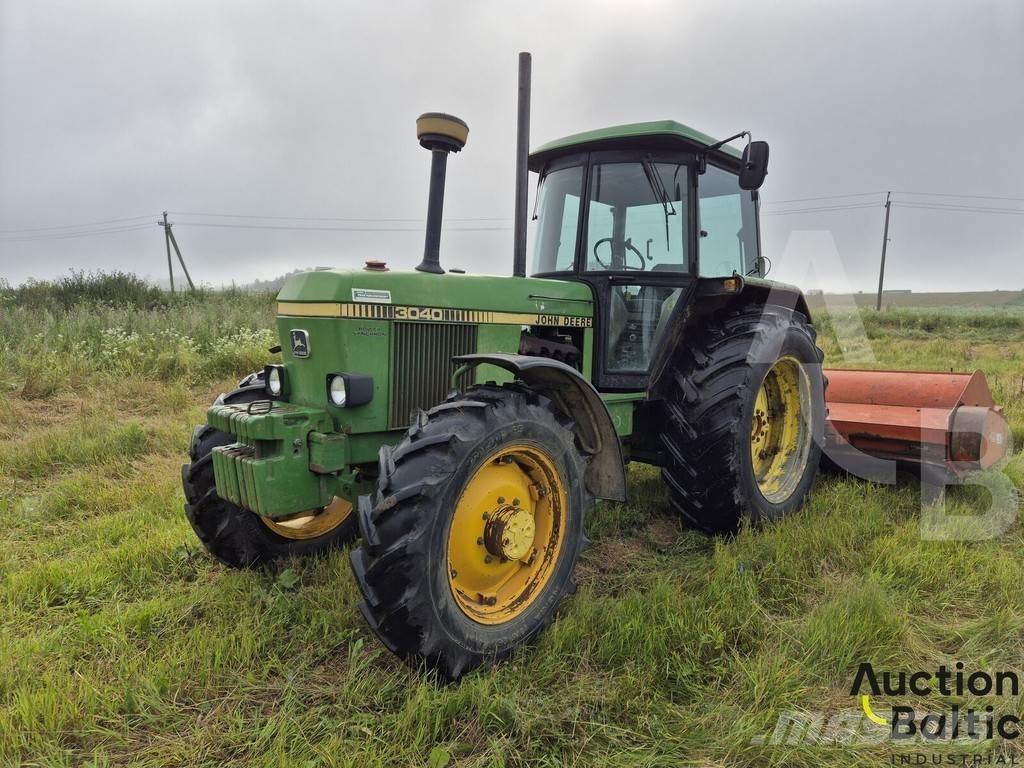 John Deere MFWD Traktori