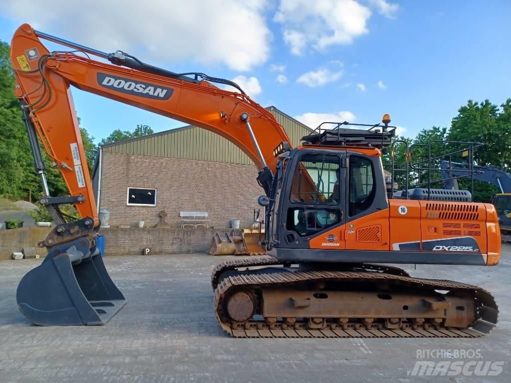 Doosan DX 225 LC-5 Bageri guseničari