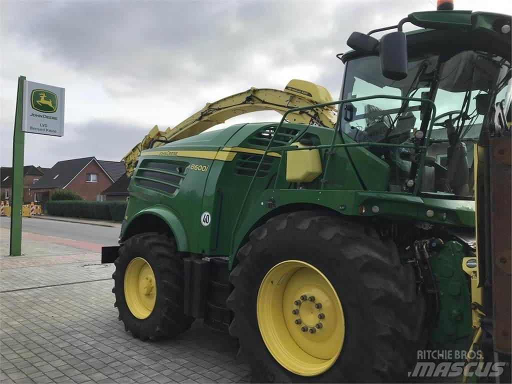John Deere 8600 Mašine za stočnu hranu sa sopstvenim pogonom