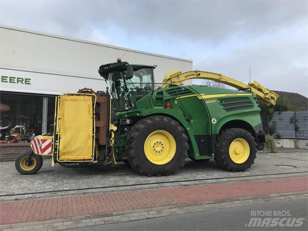John Deere 8600 Mašine za stočnu hranu sa sopstvenim pogonom