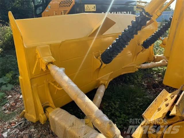 Komatsu D 85 Buldožeri guseničari