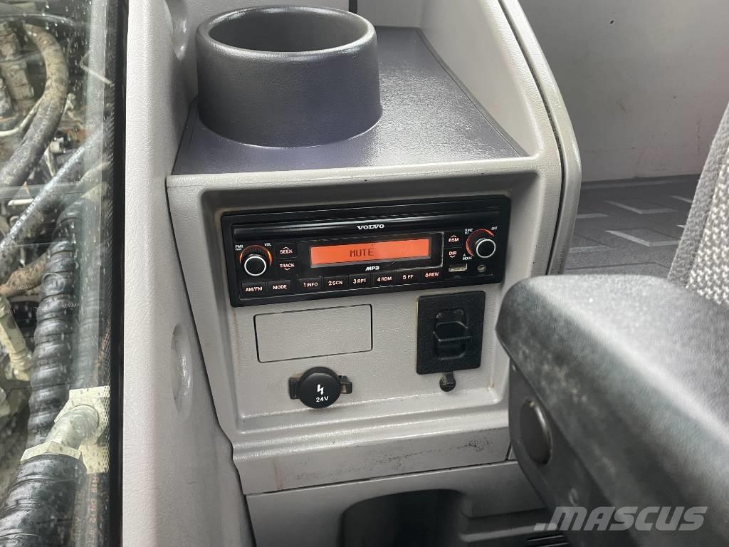 Volvo EC 140 EL Bageri guseničari