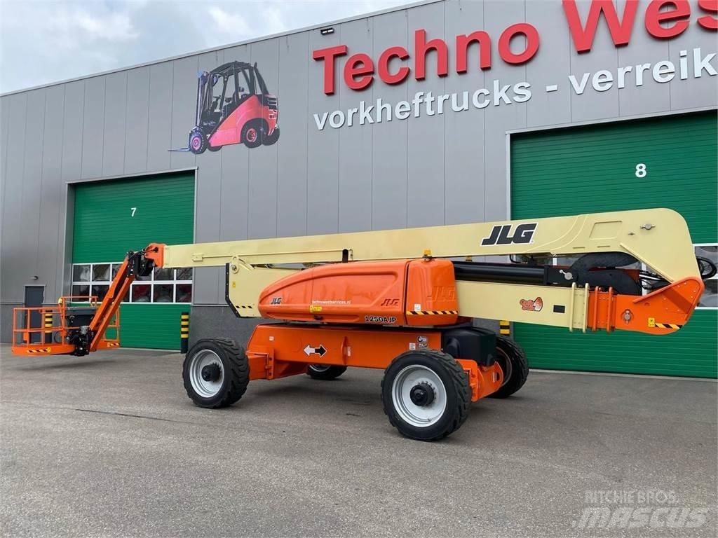 JLG 1250AJP Zglobne podizne platforme