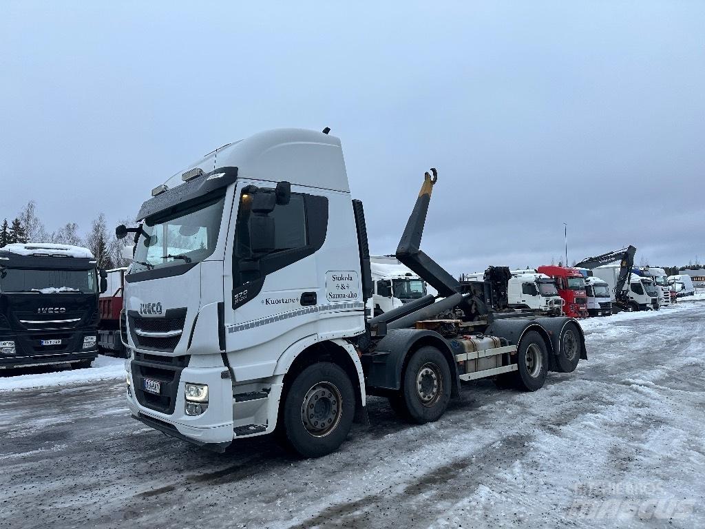 Iveco X-Way 560 8x2 Rol kiper kamioni sa kukom za podizanje tereta