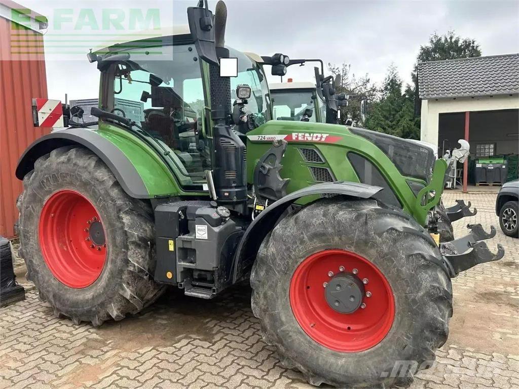 Fendt 724 vario Traktori