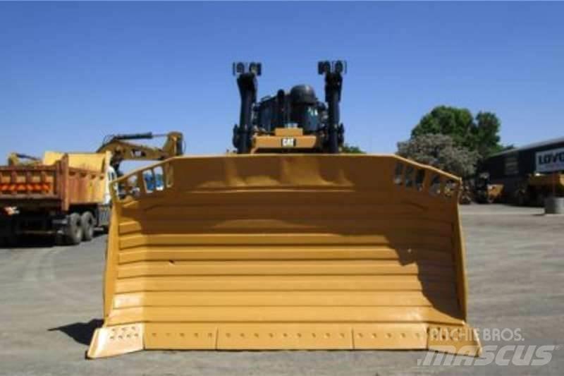 CAT D8R Buldožeri guseničari