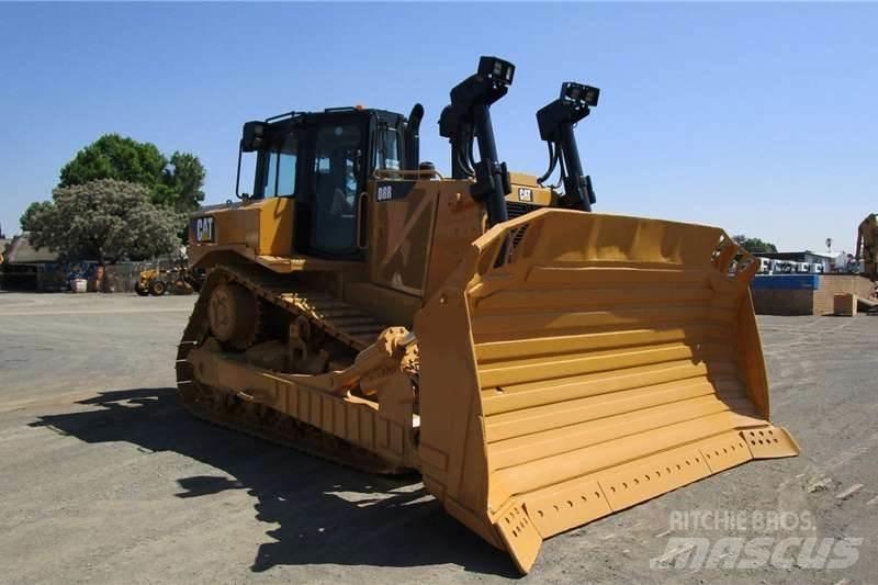 CAT D8R Buldožeri guseničari