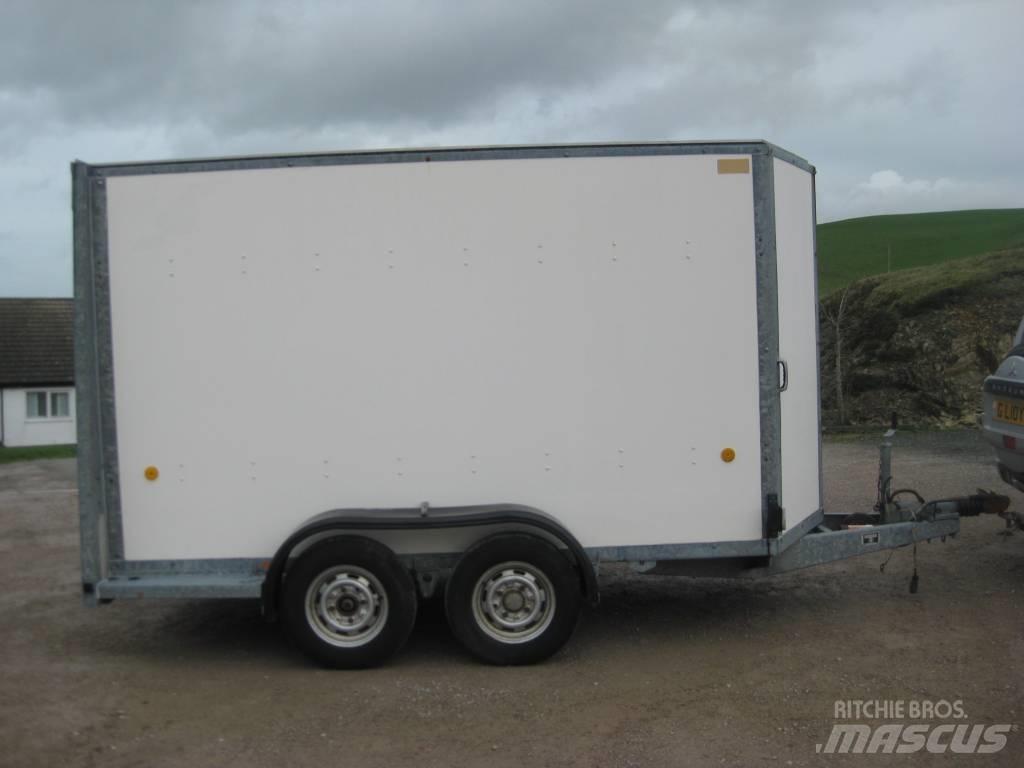 Ifor Williams BV105 Prikolice sa sandukom