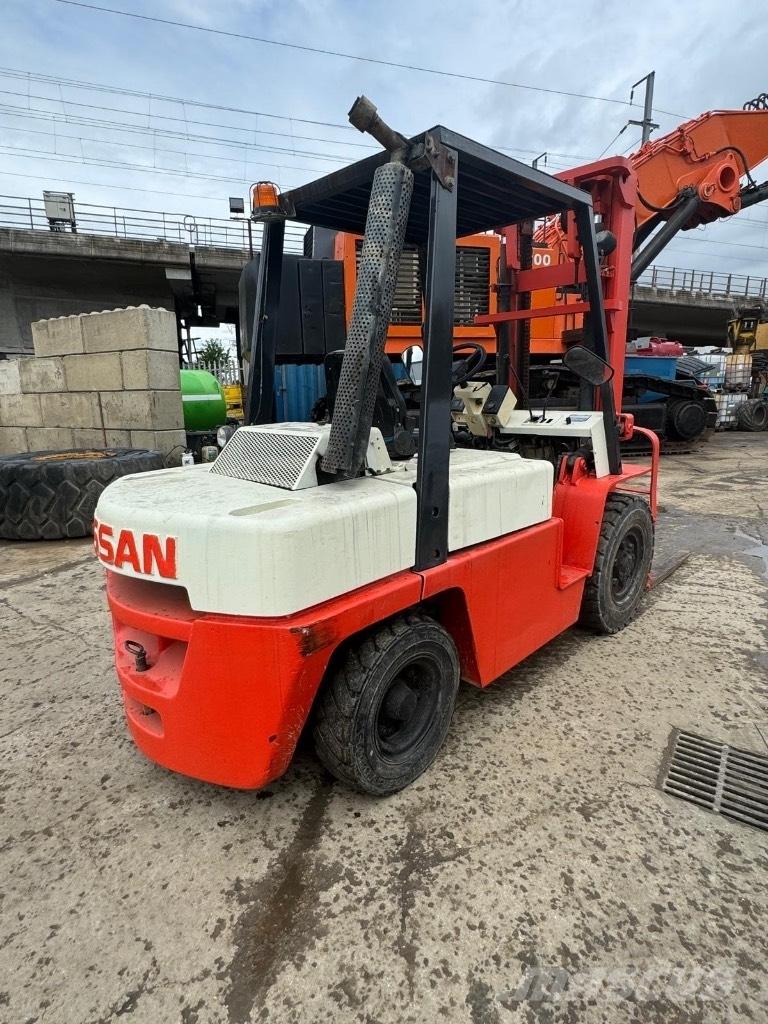 Nissan WF03A35U Dizelski viljuškari