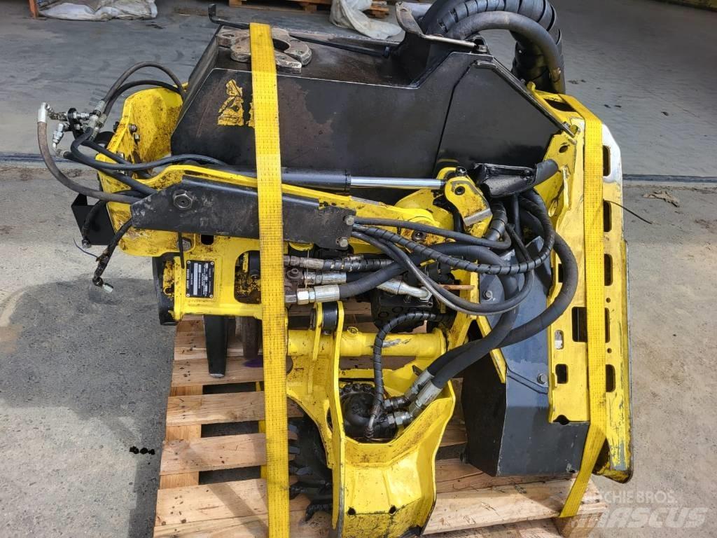 John Deere H 413 Glave za kombajne