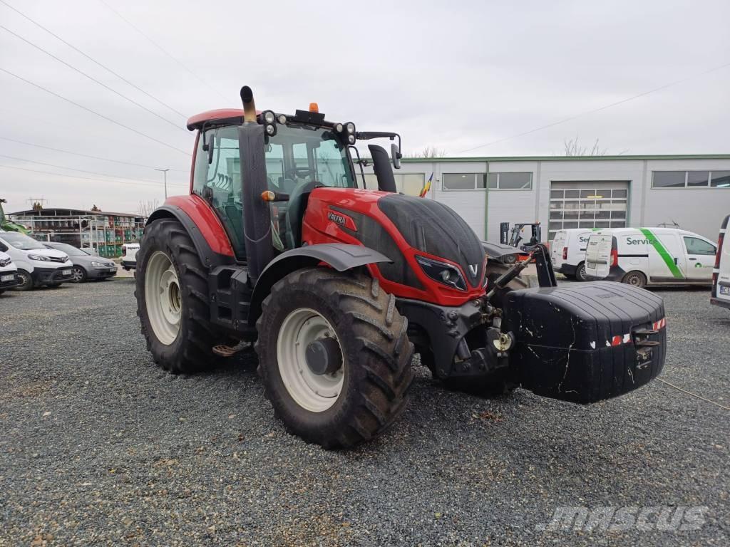 Valtra T 234 Traktori
