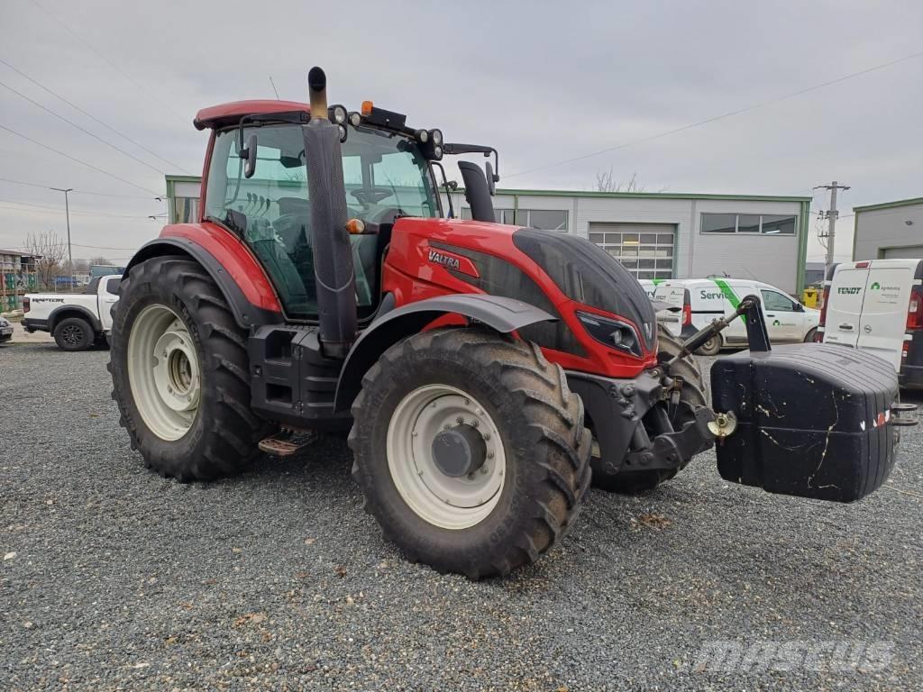 Valtra T 234 Traktori