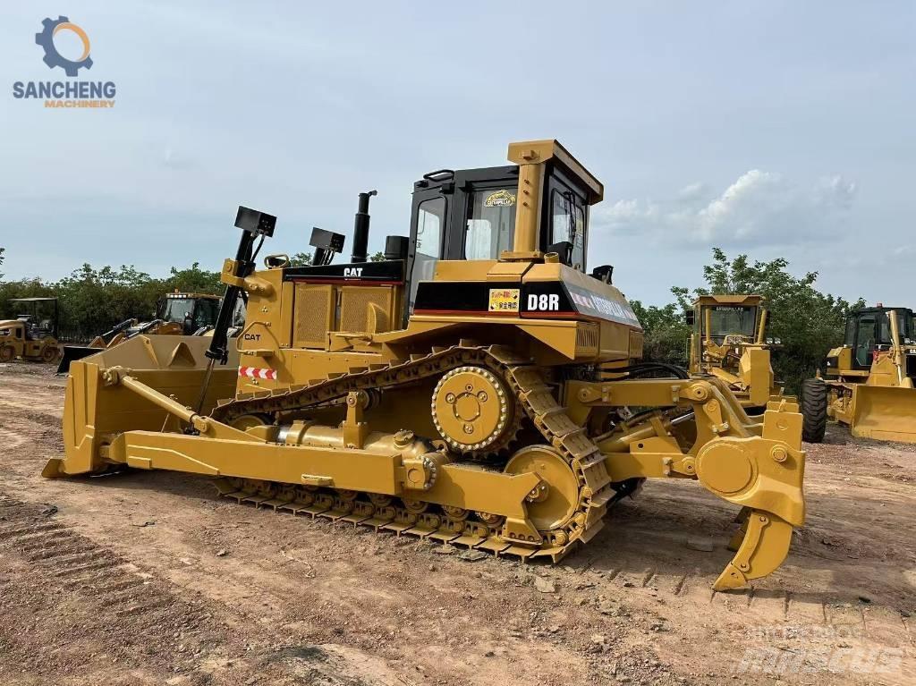 CAT D8R Buldožeri guseničari