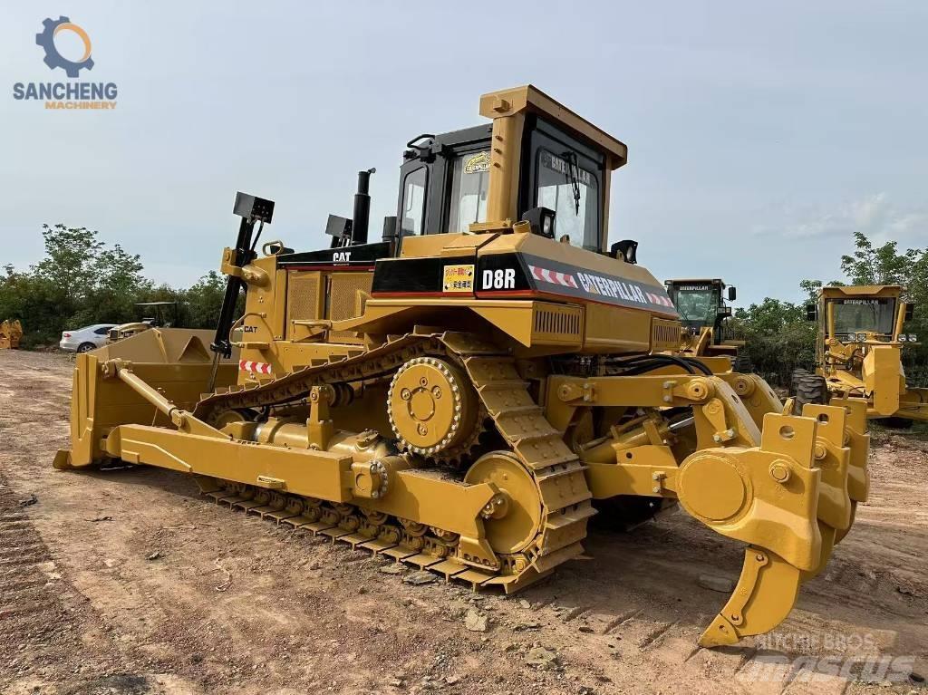 CAT D8R Buldožeri guseničari