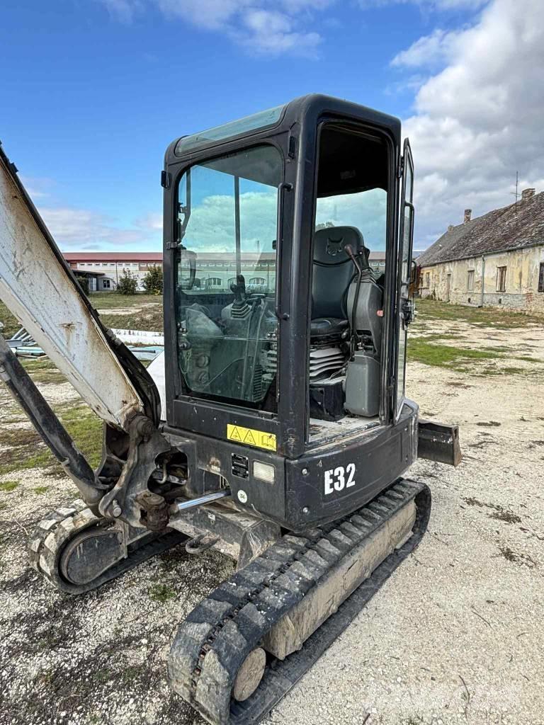 Bobcat E 32 Mini bageri < 7t