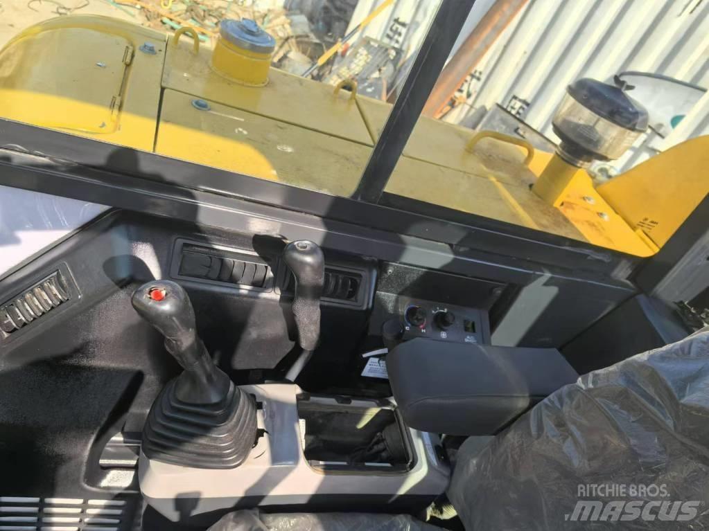 Komatsu PC 58 Bageri guseničari