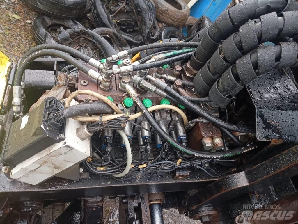 Hyundai 220 HXNLC Bageri