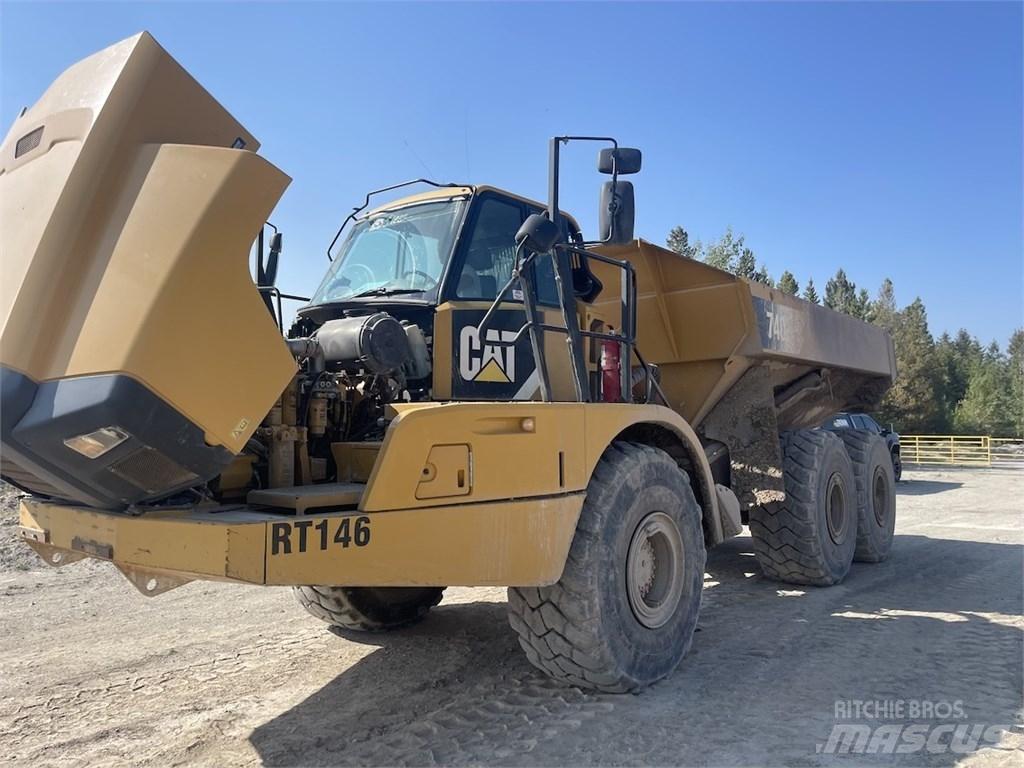CAT 740B Zglobni damperi
