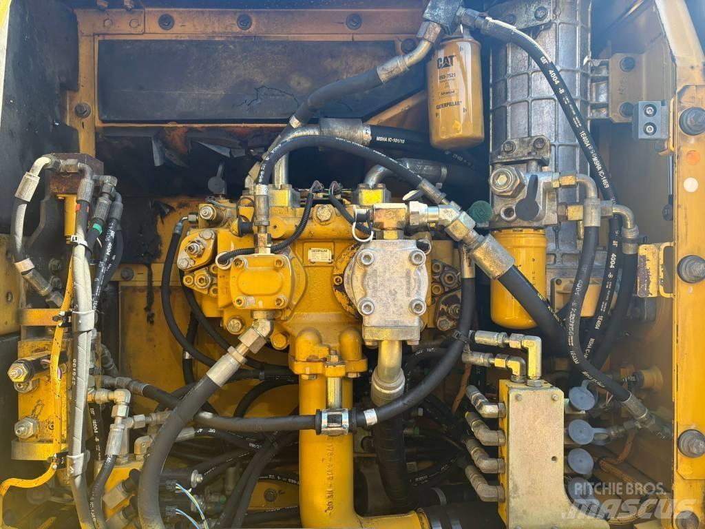 CAT 323 D L Bageri guseničari