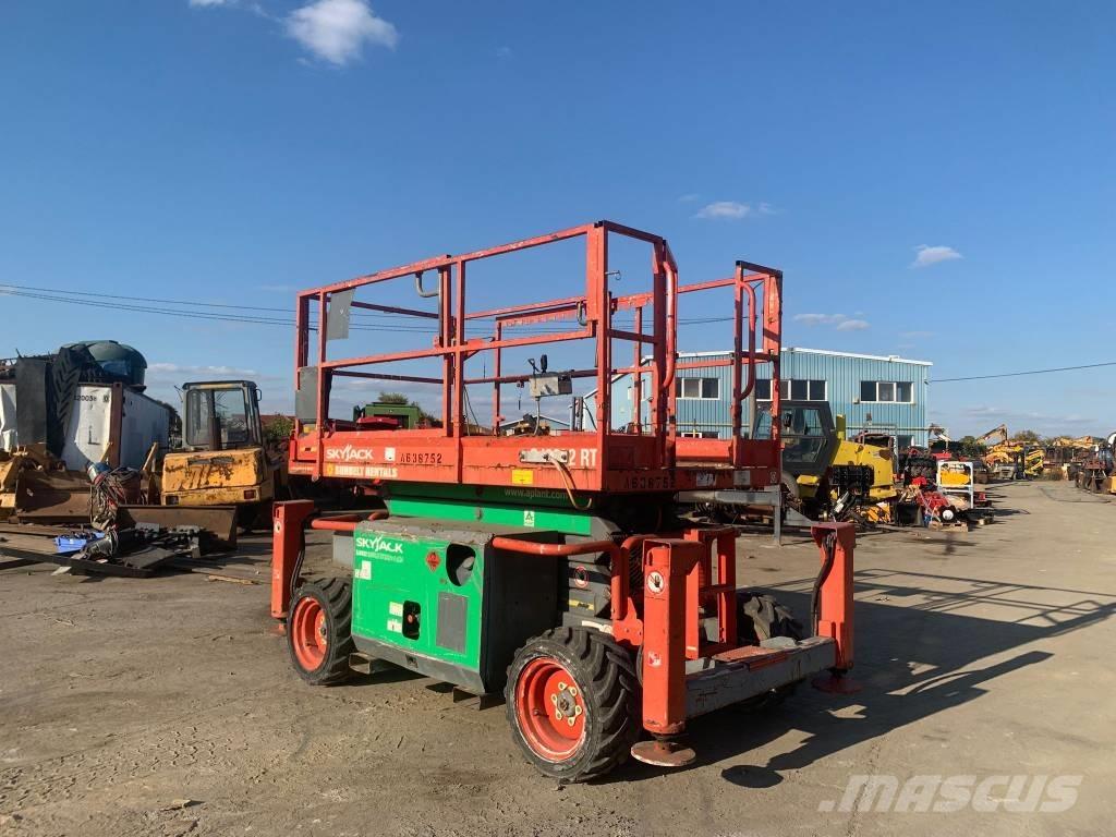 SkyJack SJ 6832 RT Makazaste platforme