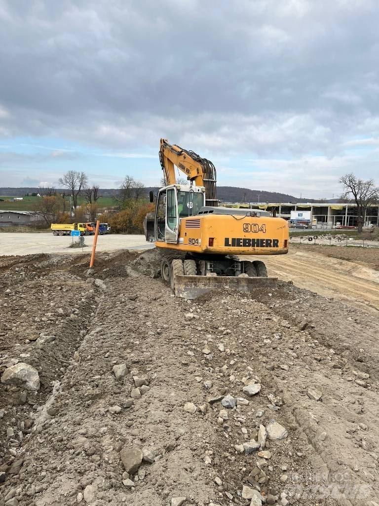 Liebherr A-904 900 Bageri točkaši