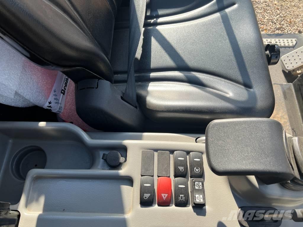 JCB 403 Plus Mini utovarivači