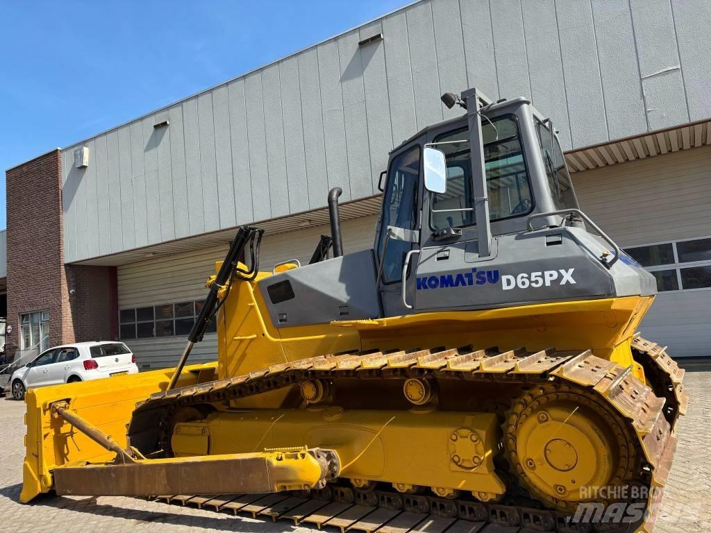Komatsu D 65 PX-12 Buldožeri guseničari