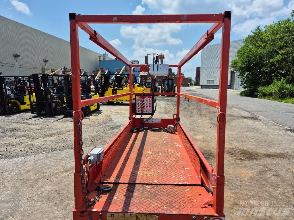 SkyJack SJ 3220 Makazaste platforme
