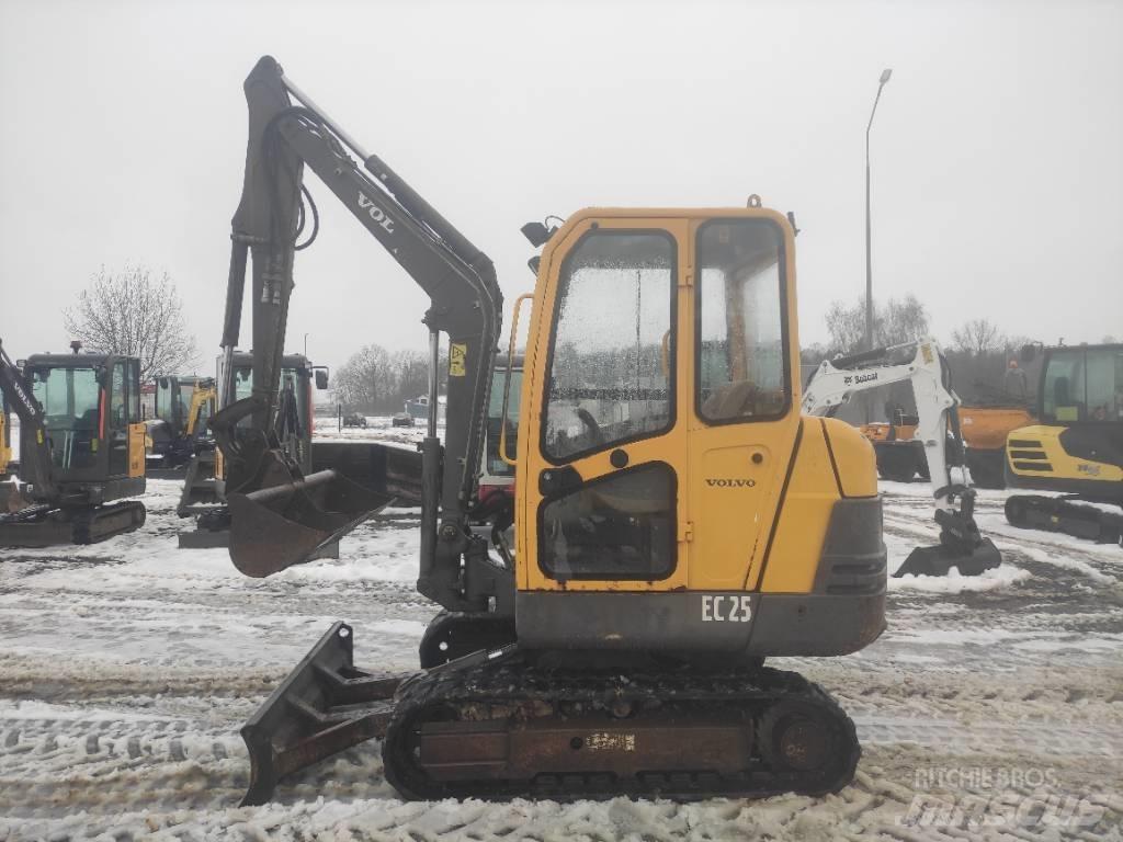 Volvo EC 25 Mini bageri < 7t