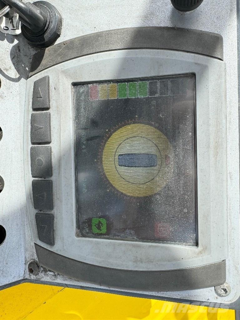 Combilift CBE3000 Viljuškari sa 4-stranskim dohvatom