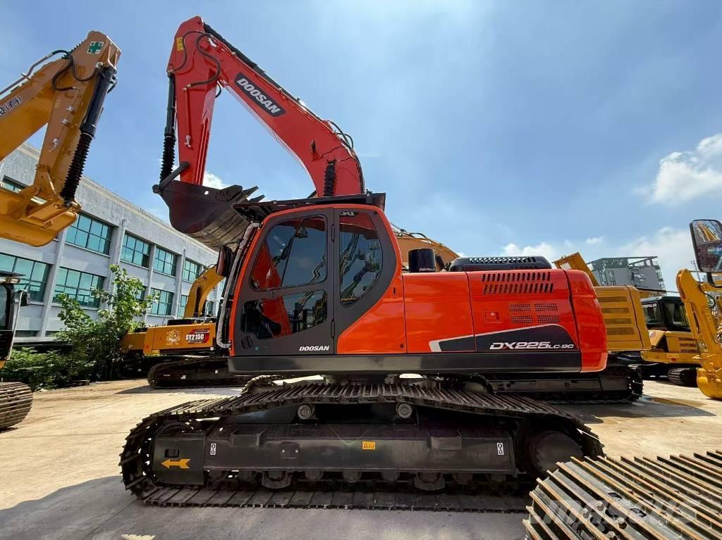 Doosan DX 225 Bageri guseničari