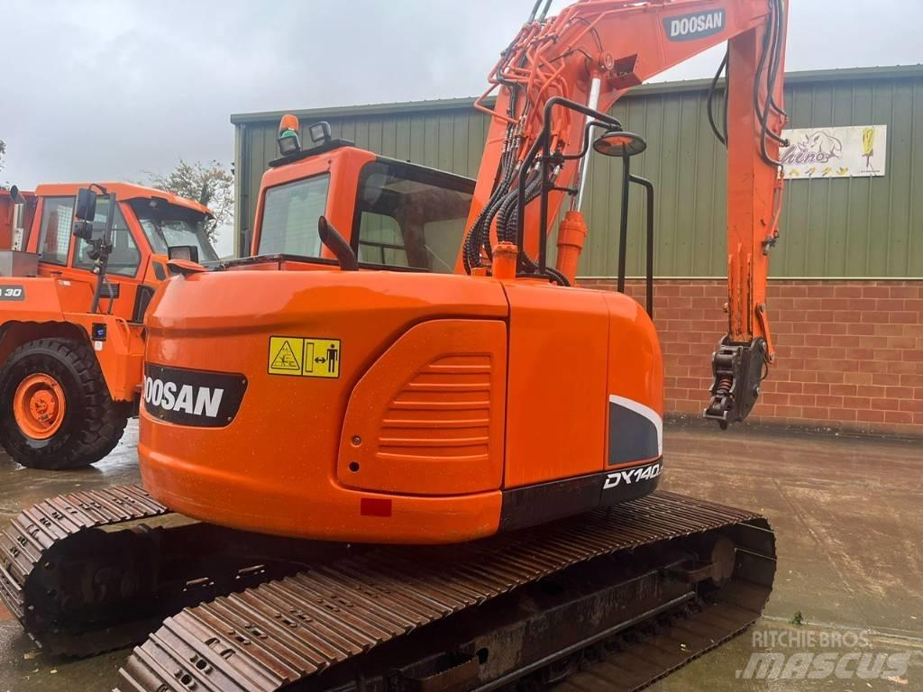  2015 DX140LCR-3 Bageri guseničari