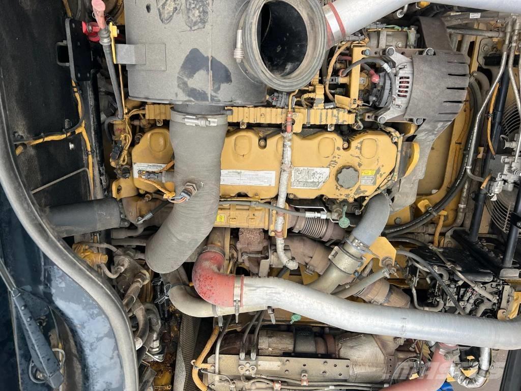 CAT 725 C Zglobni damperi