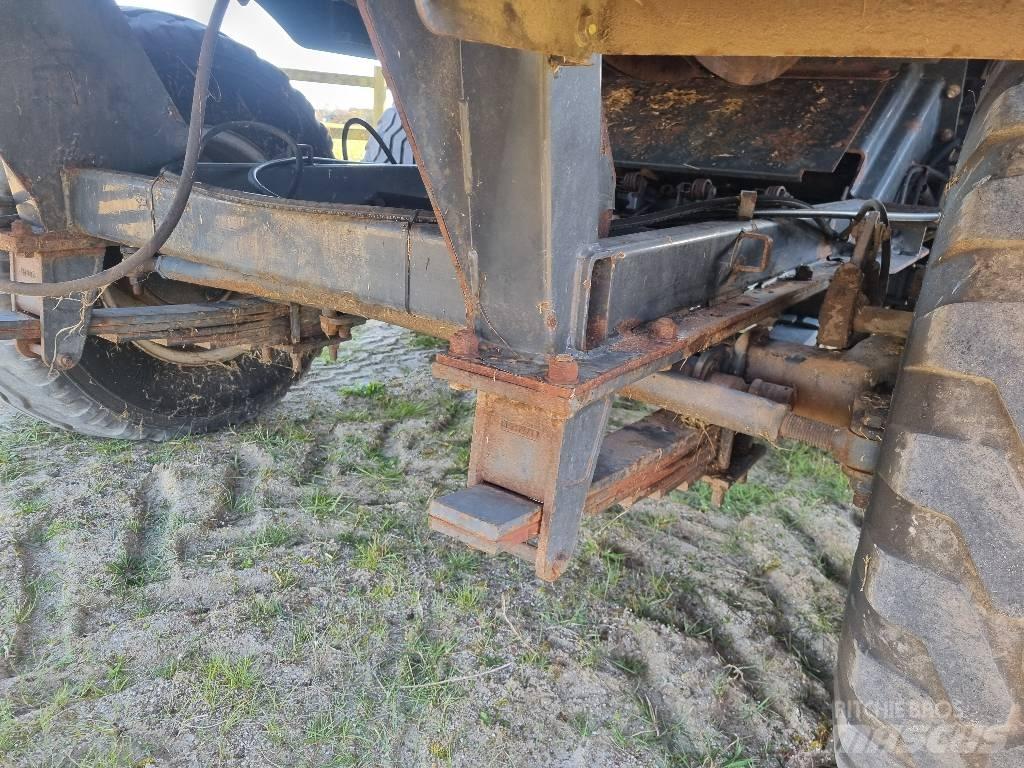 Vicon LB8200 Prese/balirke za četvrtaste bale