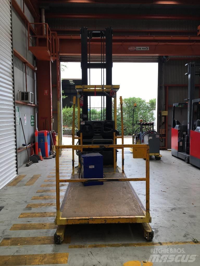 Hyster R30XMF3 Visoko dizajući komisioni viljuškar