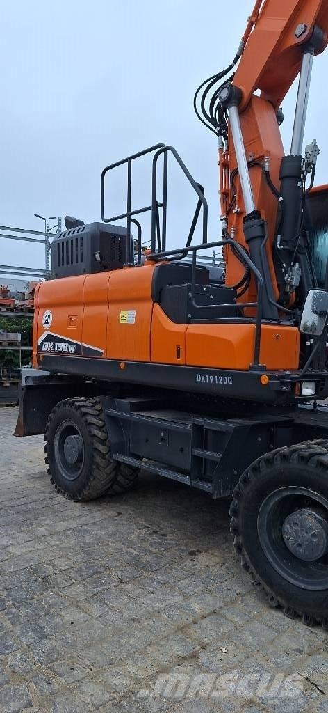 Doosan DX 190 W-7 Bageri točkaši