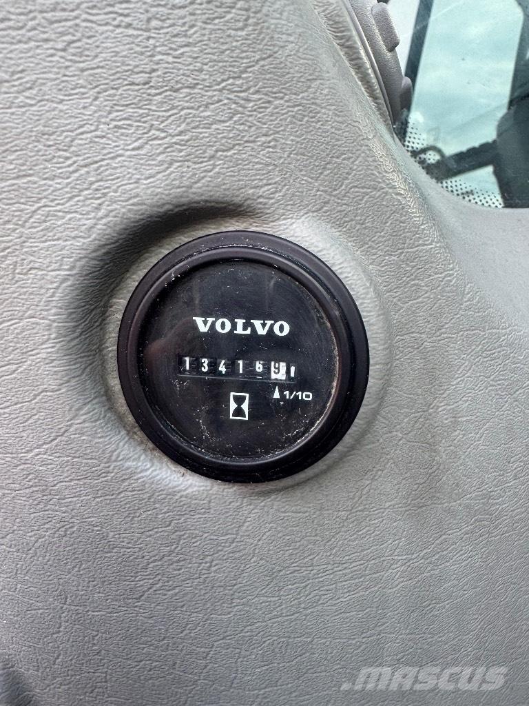 Volvo EC 250 EL Bageri guseničari