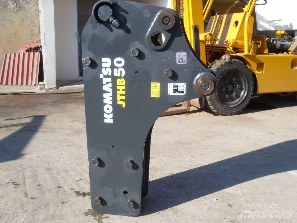 Komatsu 2011 Čekići