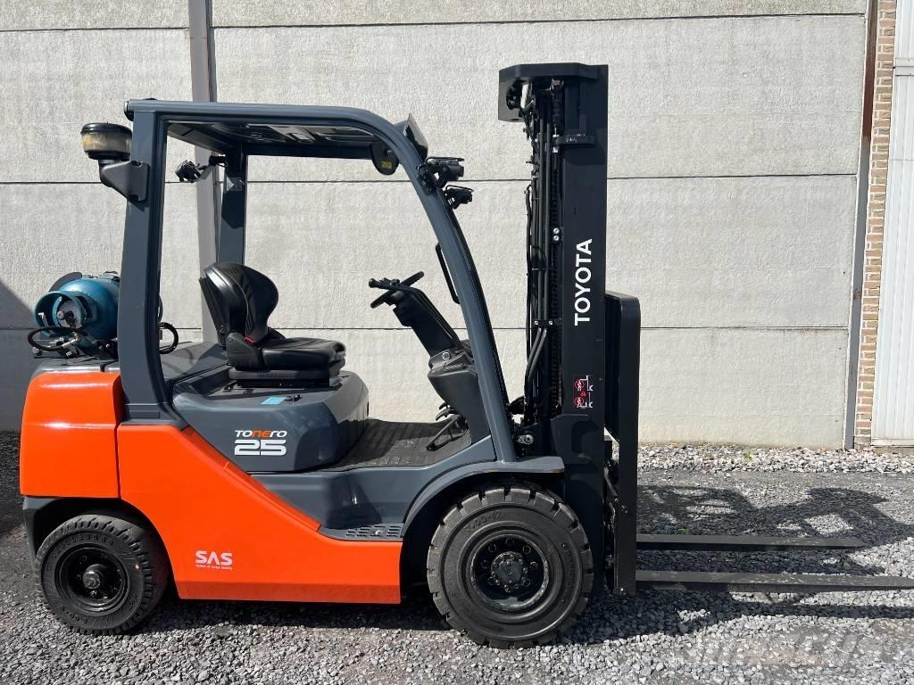 Toyota 02-8 FGF 25 Plinski viljuškari