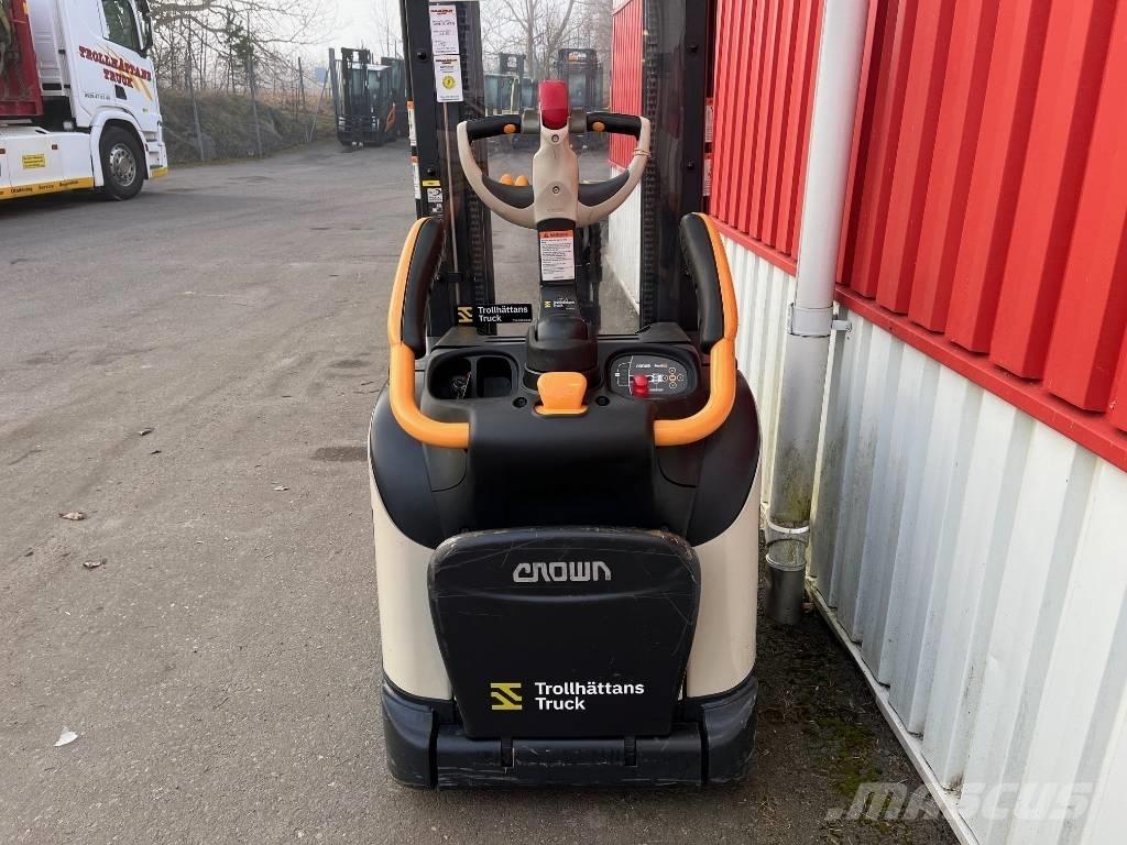 Crown ETi 4000-1.2 Ručni električni viljuškar