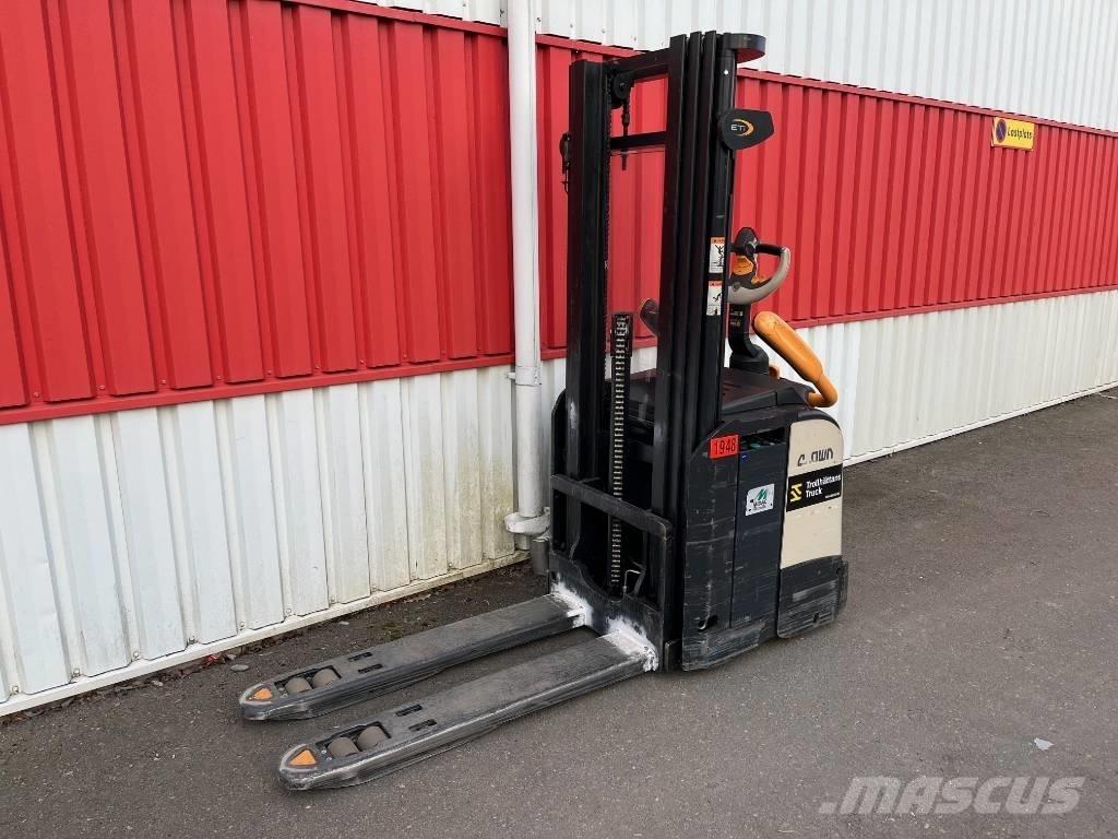 Crown ETi 4000-1.2 Ručni električni viljuškar